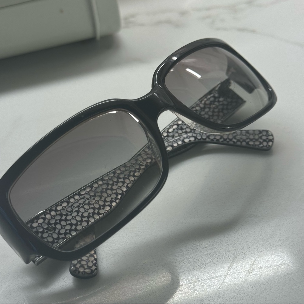 Coach Black/Grey Sunglasses w/Case - Picture 6 of 7